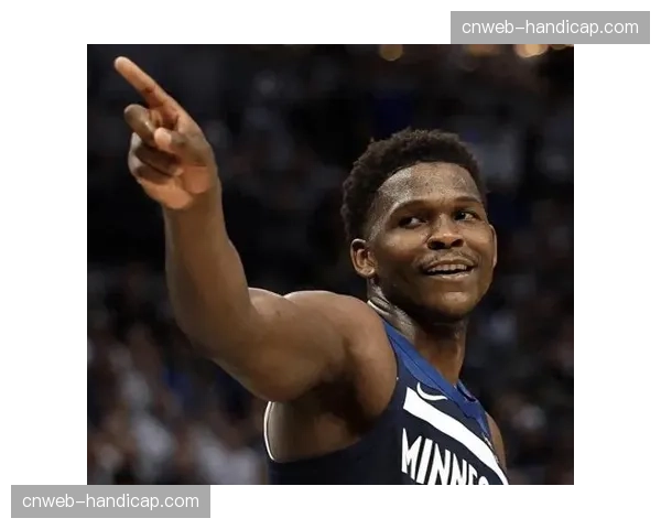 爱德华兹：下一个赛季的目标是入选最佳防守阵容