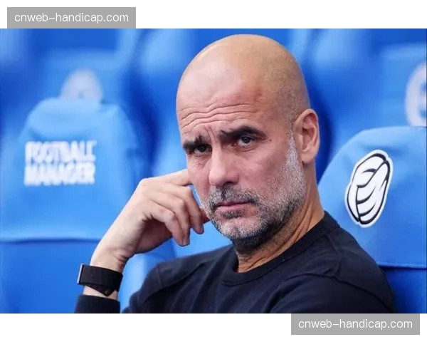 场边：瓜迪奥拉与西蒙尼在场边激烈交流，第四官员介入