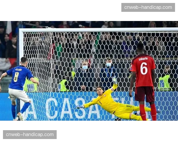 特写：39岁老门将训练中加练扑救点球，应对联赛点球数量增加趋势